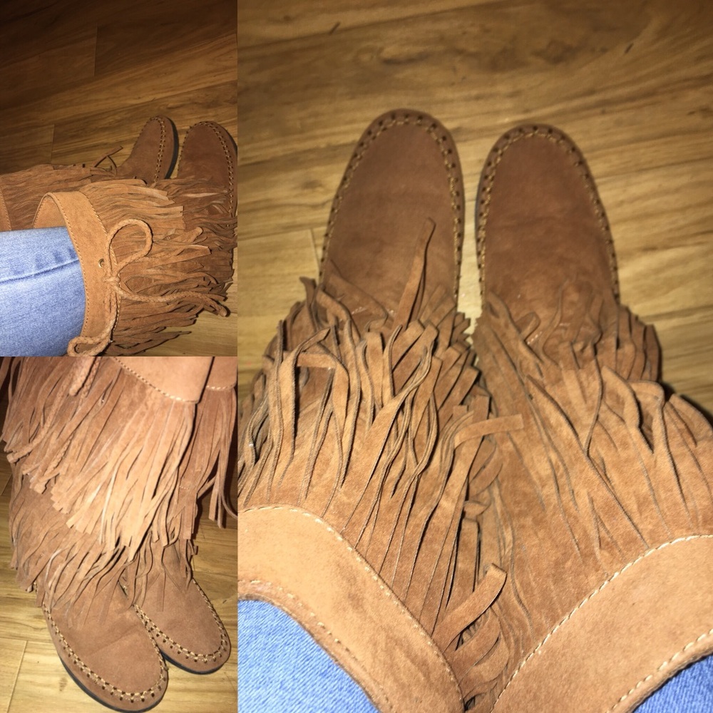 Minnetonka 2 layer fringe boots